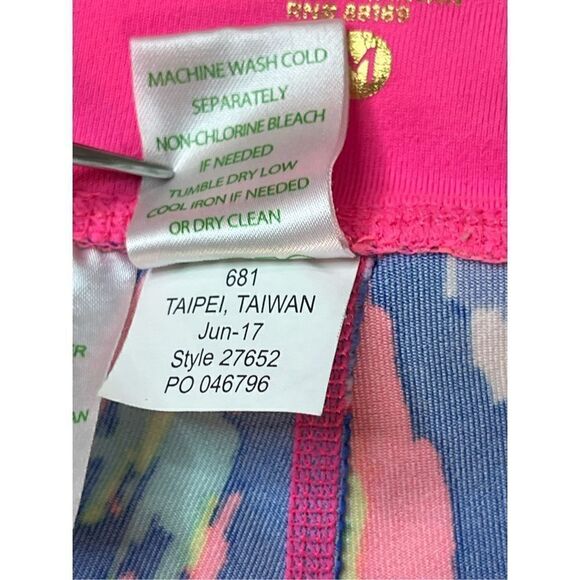 Lilly Pulitzer 27652 Luxletic UPF Weekender Luminescent Midi Capri Leggings sz M - Picture 11 of 12